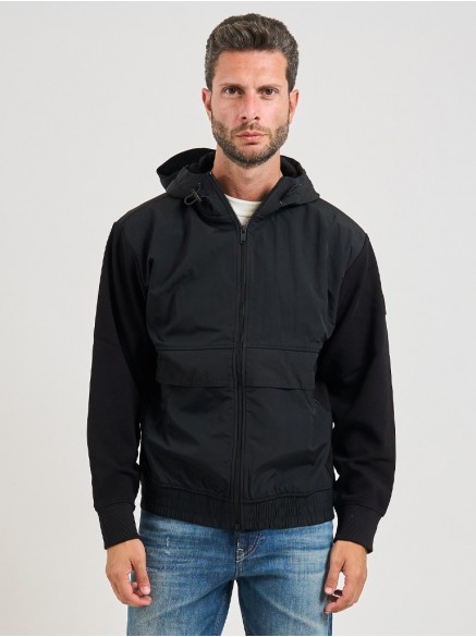 MAJICA S KAPULJAČOM